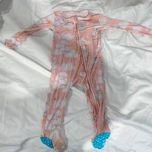 Posh peanut 12-18m footie EUC